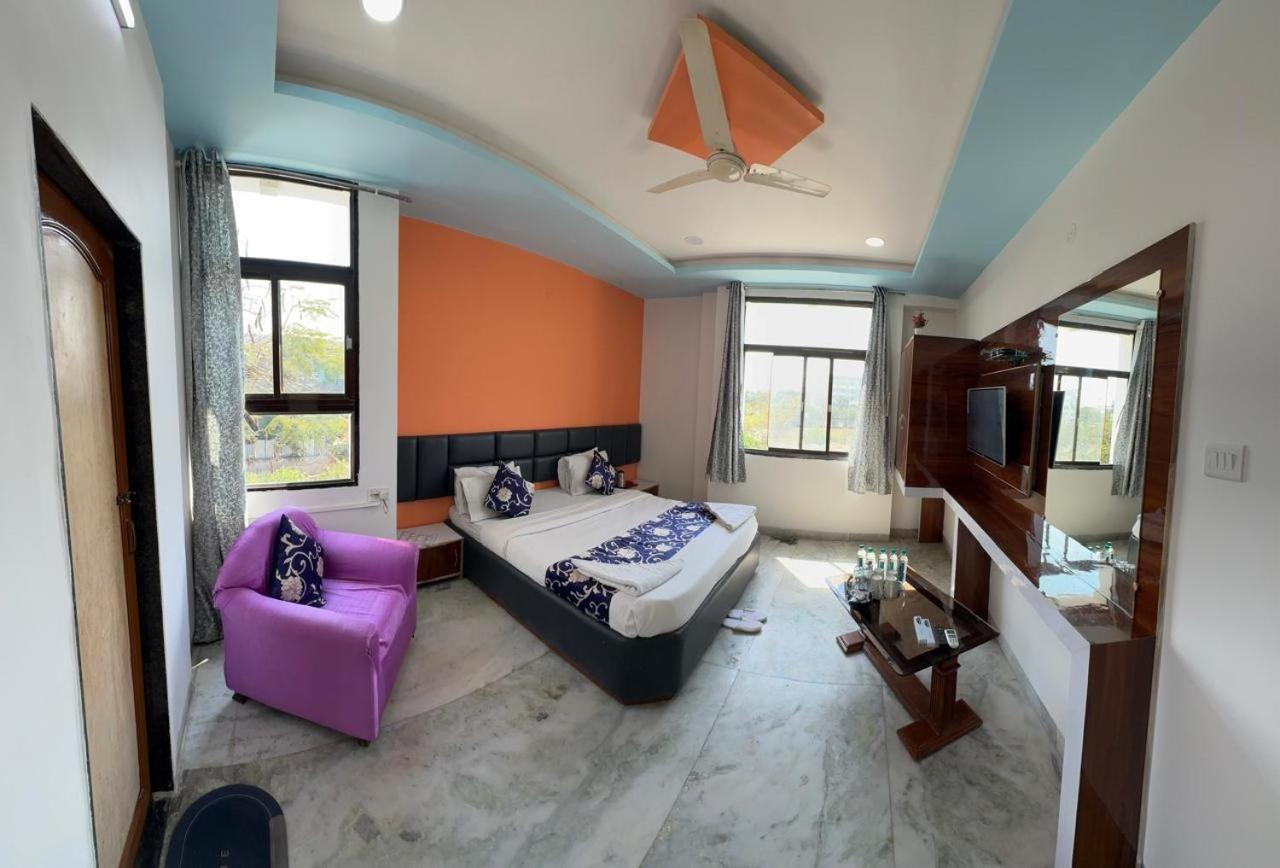 Hotel Indore Palace - Feel At Home Shirdi Exterior photo